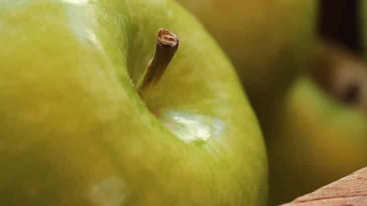 تفسير رؤية التفاح ومعناه في الحلم