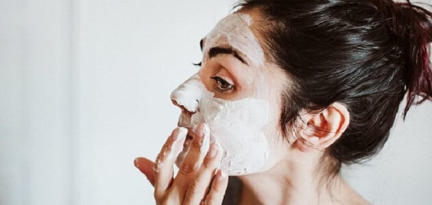 7 وصفات طبيعية لعلاج الرؤوس البيضاء