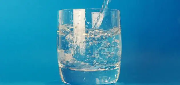 ما الاضرار الناتجة عن نقص شرب الماء والأعراض والعلاج