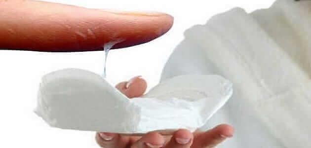 Белий женское выделение. Бывают прозрачные выделения. Густые творожистые выделения. Желтовато белые выделения. Выделения при беремеенност.