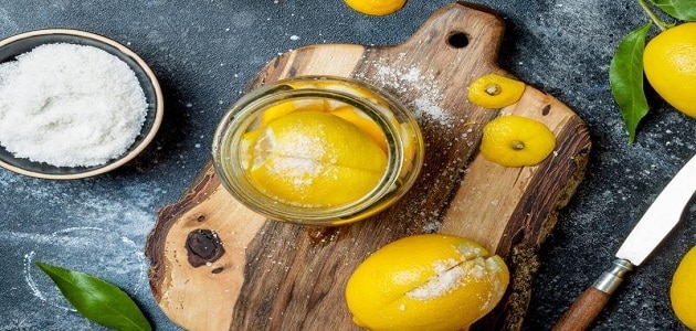 طريقة عمل الليمون المعصفر المسلوق