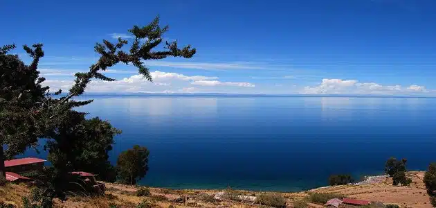 بحيرة تيتيكاكا