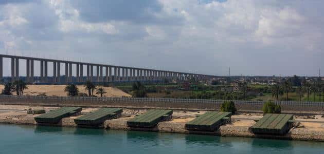 كم سنة استغرق بناء قناة السويس